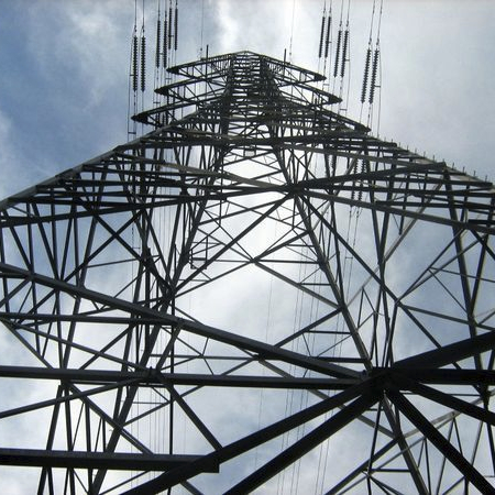 600px-Looking_at_a_pylon_up_from_the_bottom